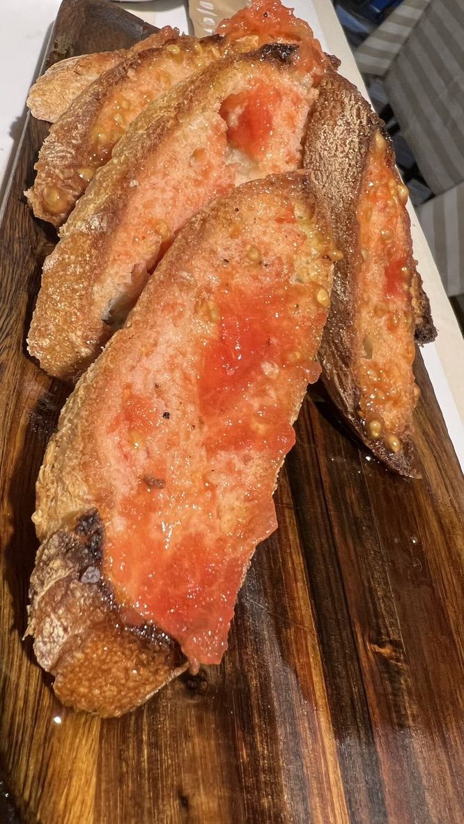 Pa amb tomàquet — the Catalan ritual